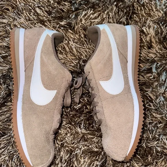 Nike Cortez Vintage Suede women’s shoes size 9 - Picture 5 of 6